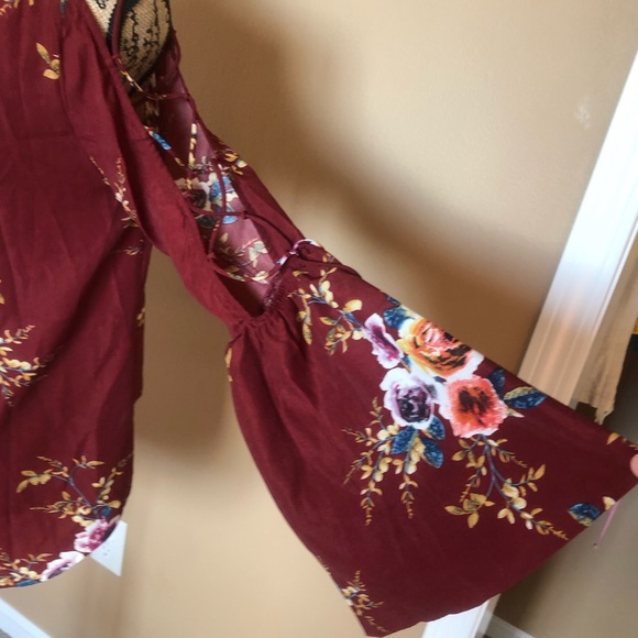 Brand new long sleeve floral top - Picture 6 of 8